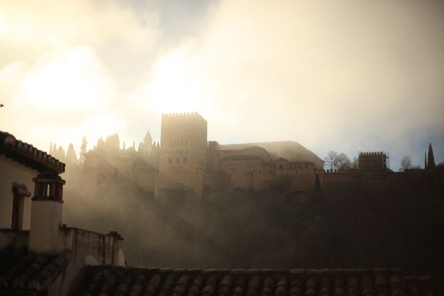 Granada: Highlights & Viewpoints eBike Tour with Tapas Break - Key points at a glance