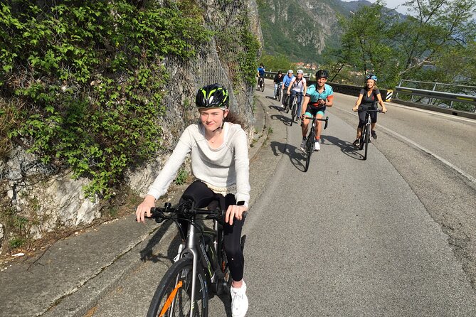Group Bike Tour: Onno & Ghisallino (E-bikes and Road bikes) - Timing, clothing, and weather