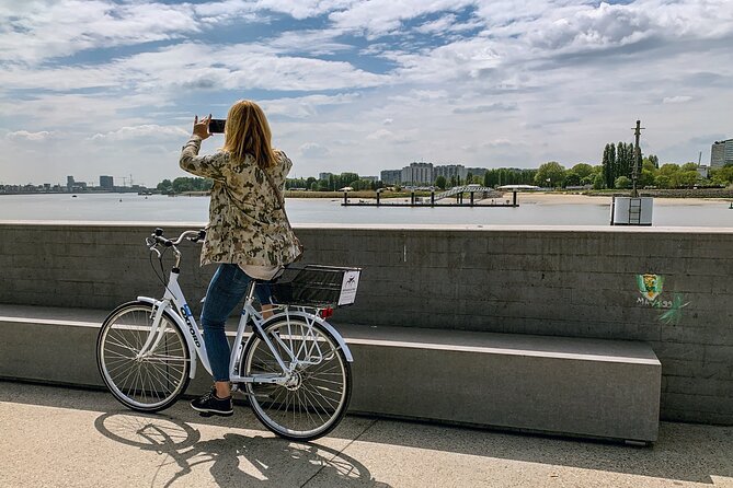 Guided Bike Tour: 2 Hours Highlights of Antwerp - Seeing Antwerp’s architecture from the saddle