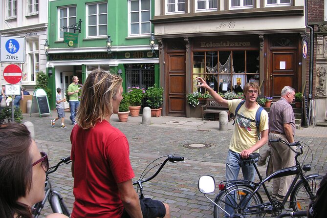 Guided Hamburg City Bike Tour - The hidden extras along the route