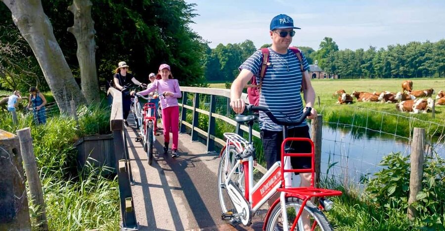 Haarlem Highlights Bike Tour - Timing, language, and flexibility