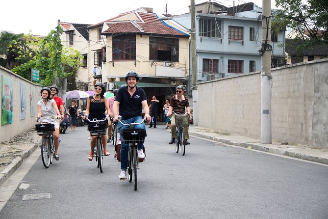 Half-Day Bike Tour of Shanghai Old Town with Food Tasting - Starting with coffee, bicycles, and a safety briefing