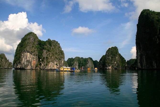 Halong Bay 2 days on classic cruise, small group, biking-kayaking - Key points at a glance