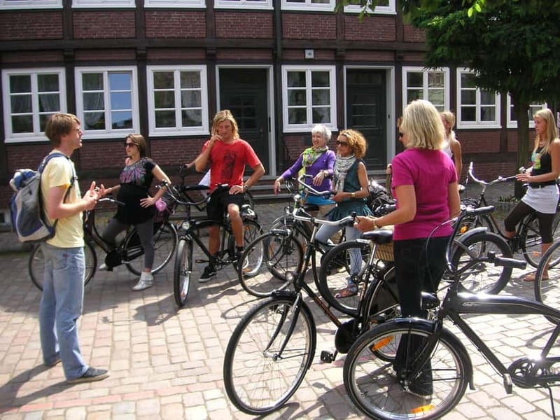 Hamburg 3-Hour Bike Tour - Starting in St. Pauli at Gebrüder-Wolf-Platz