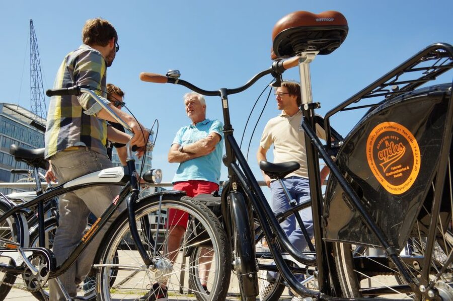 Hamburg: Bike Rental - Building a one-day route without a guide