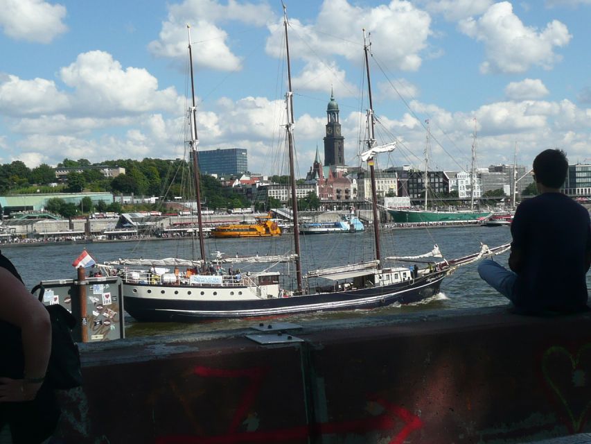 Hamburg: Bike Tour of the Speicherstadt & Old Harbor - Starting at Schlüterstraße and reaching Chilehaus