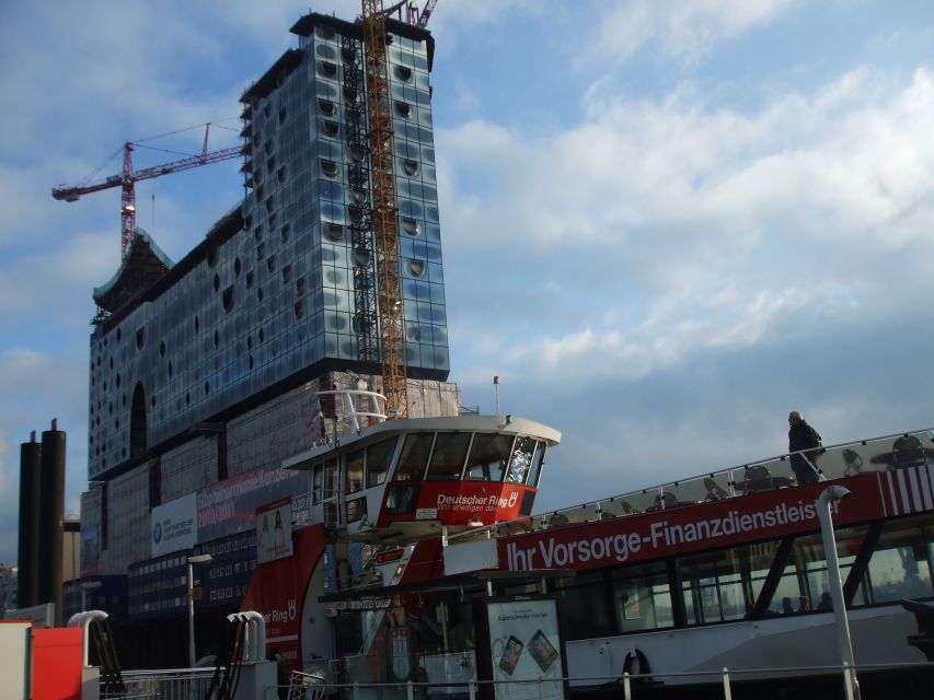Hamburg: City Tour by Bike with Elbphilharmonie incl. Bike - Key points before you book