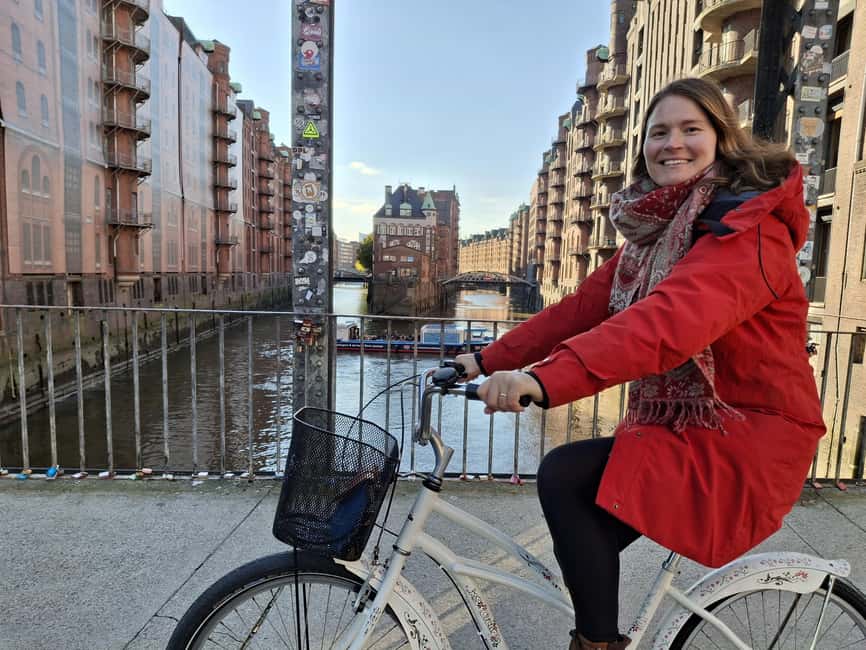 Hamburg: City Tour by Bike with Elbphilharmonie incl. Bike - The Elbphilharmonie from the plaza and below