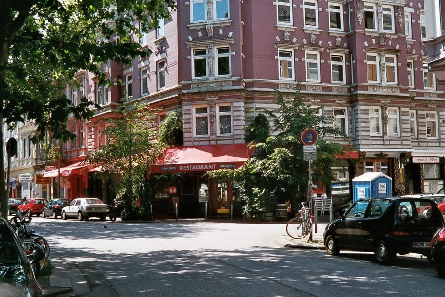 Hamburg: Downtown, Alster & Creative Neighborhoods by Bike - St. Pauli and Hafenstrasse: street life with a local lens