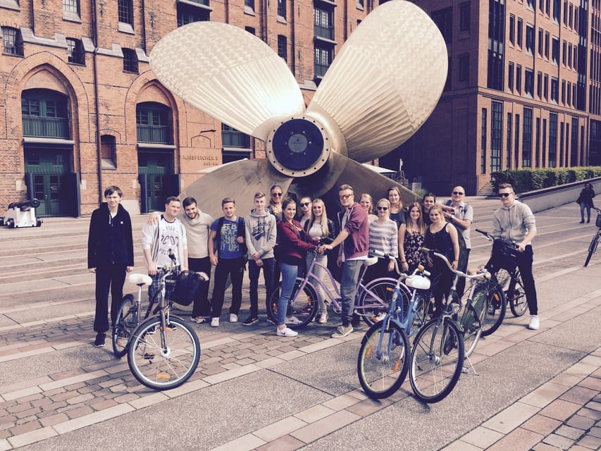 Hamburg: Guided Bike Tour - Canals and Hamburg’s historic center