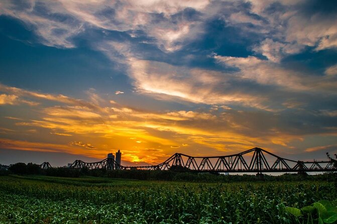 Hanoi City Bike Tour through Banana Island & Food Tasting - A four-hour ride through Hanoi’s contrasts