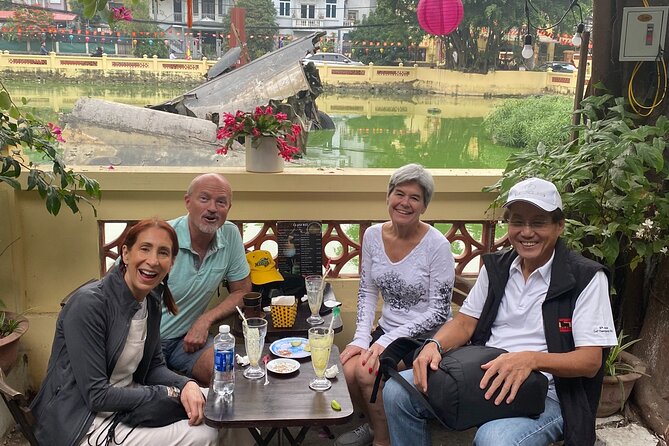 Hanoi City Bike Tour through Banana Island & Food Tasting - Starting with the bike and hotel pickup