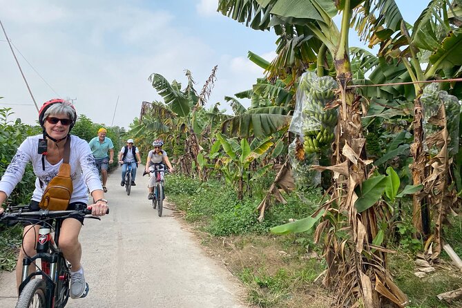 Hanoi City Bike Tour through Banana Island & Food Tasting - Banana Island and the Red River