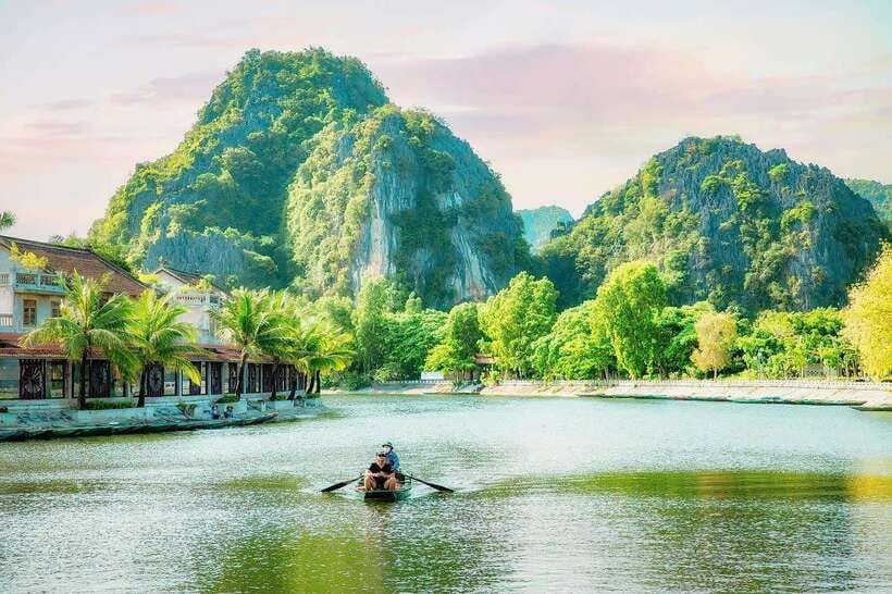 Hanoi: Ninh Binh, Tam Coc, Mua Cave & Hoa Lu with cycling - Mua Cave: 500 steps and a dragon at the top