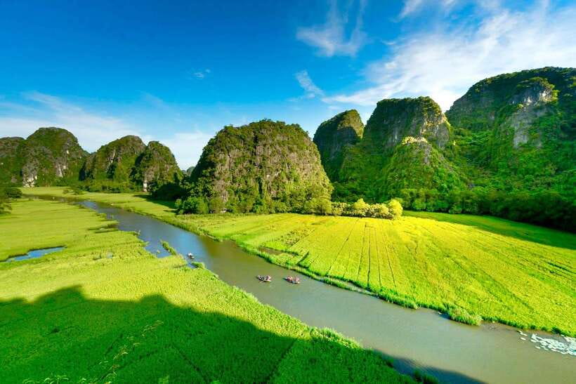 Hanoi: Ninh Binh, Tam Coc, Mua Cave & Hoa Lu with cycling - How the guides shape the day