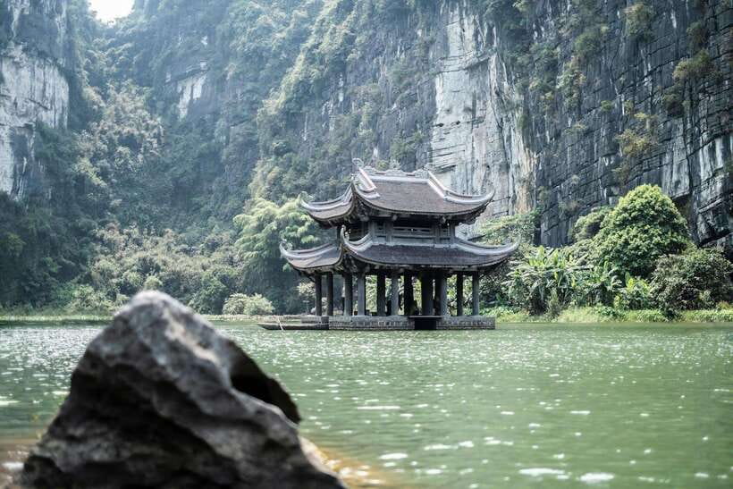 Hanoi:Ninh Binh-Trang An-Mua Cave-Hoa Lu&Cycling BEST SELLER - The road from Hanoi to Hoa Lu