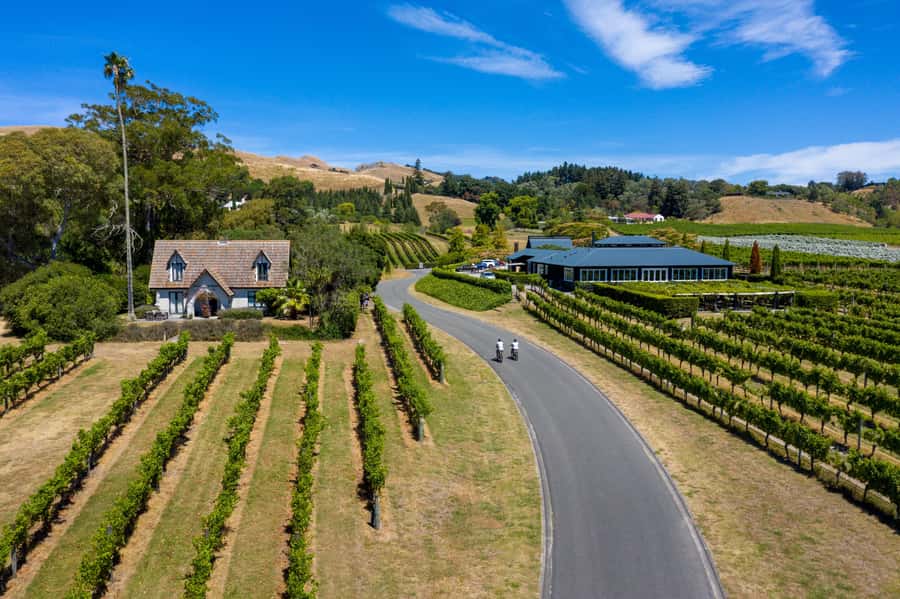 Hawke's Bay: Self Guided Coast to Vineyards Cycle Tour - Key points at a glance