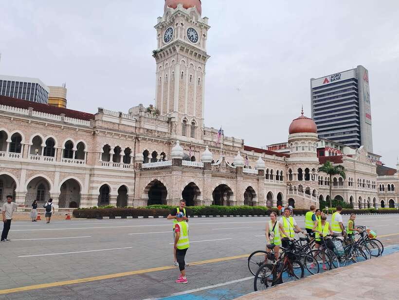 Hidden Kuala Lumpur: 4-Hour Bike Tour - Places of worship and Kuala Lumpur’s many communities