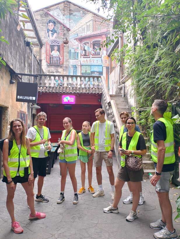 Hidden Kuala Lumpur: 4-Hour Bike Tour - A modern city beside an older one