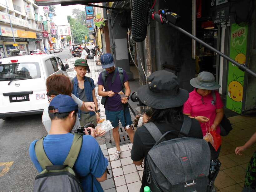 Hidden Kuala Lumpur: 4-Hour Bike Tour - Coffee before the alleys