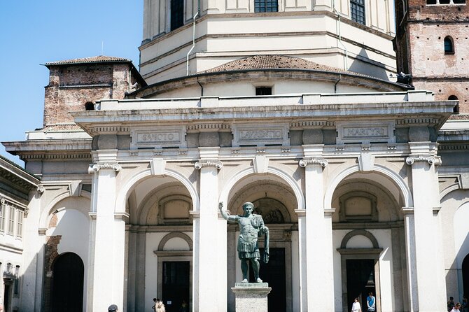Highlights and hidden gems of Milan Bike Tour - La Scala and the elegant Manzoni district