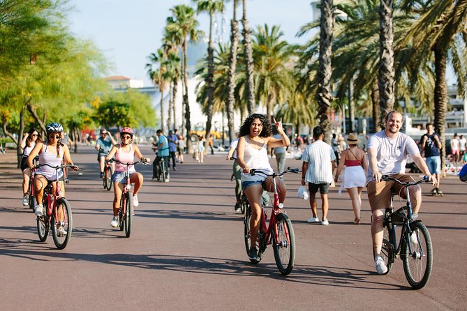 Highlights & Hidden Spots of Barcelona Bike Tour w/ Local Guide - Why a Barcelona bike tour works so well