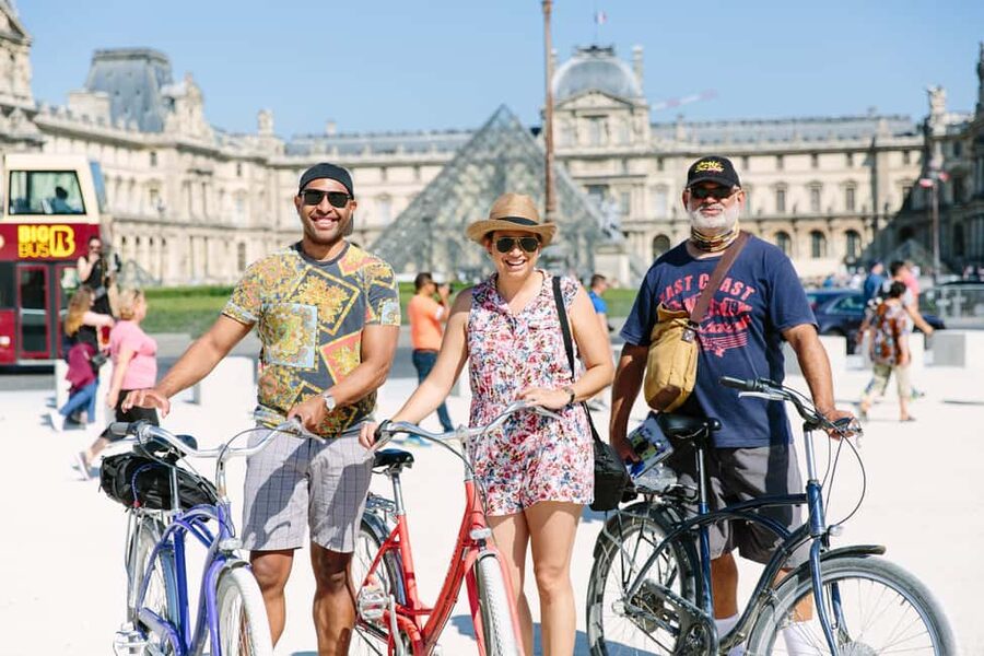 Highlights of Paris Bike Tour in English or Dutch - Louvre Museum and Tuileries Garden
