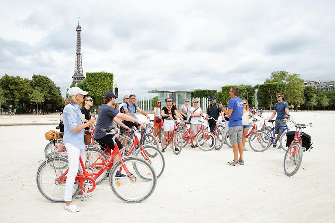 Highlights of Paris Bike Tour w/ a Local Guide (English or Dutch) - Musée d’Orsay, Champs-Élysées, and two grand palaces