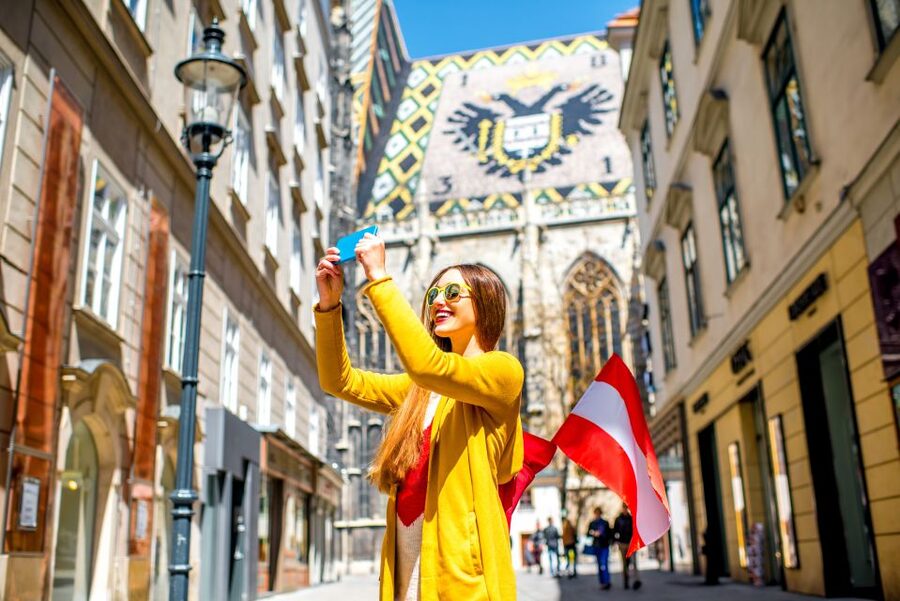 Highlights of Vienna: Private Bike Tour with Licensed Guide - Guides, languages, and the private format
