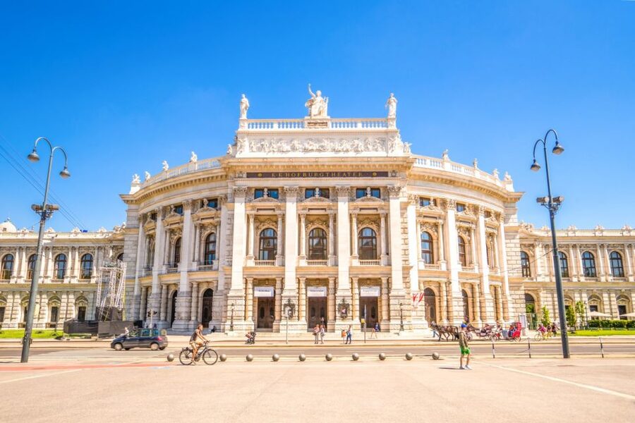 Highlights of Vienna: Private Bike Tour with Licensed Guide - Bikes, helmets, and physical effort
