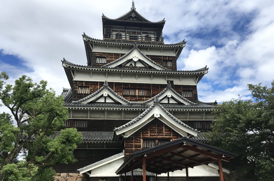 Hiroshima: Best of Hiroshima Guided Bike Tour - From Cycle Hiroshima HQ to the Peace Memorial Park