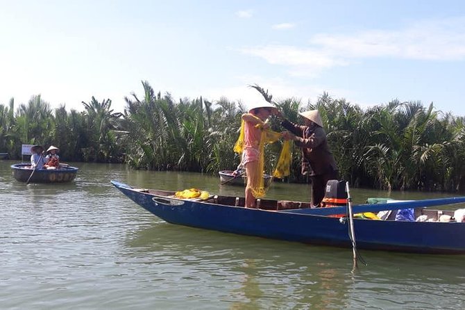 Hoi An Countryside Biking Tour(Vegetable village -basket boat - fishing village) - Why this Hoi An bike tour is different