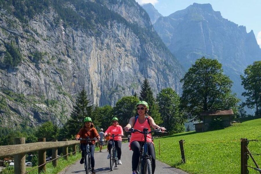 Interlaken: 72 Waterfalls Valley & Lauterbrunnen E-Bike Tour - Lauterbrunnen and the 900-foot Staubbach Falls