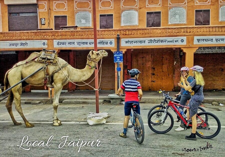 Jaipur: 3-Hour Morning Bike Tour of Jaipur Old City - Riding through the Pink City’s old lanes