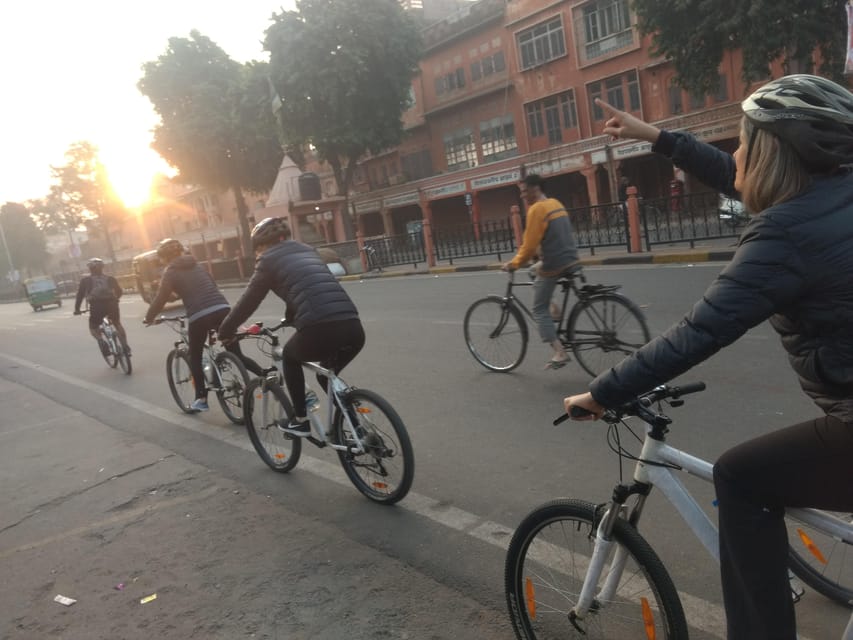 Jaipur: 3-Hour Morning Bike Tour of Jaipur Old City - Hawa Mahal in the morning light