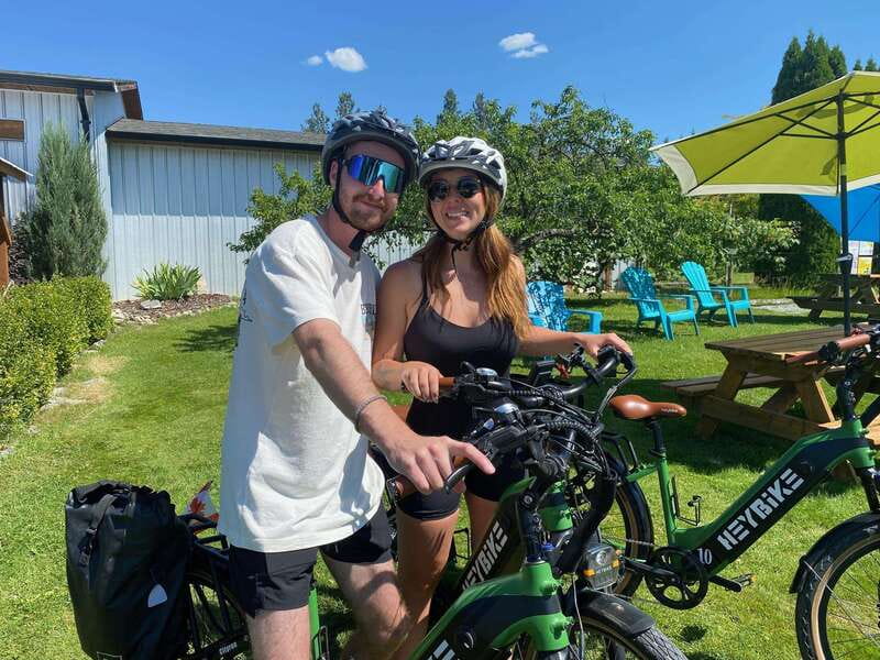 Kelowna: E-Bike Guided Wine Tour with Lunch & Tastings - The first ride through Kelowna’s wine country