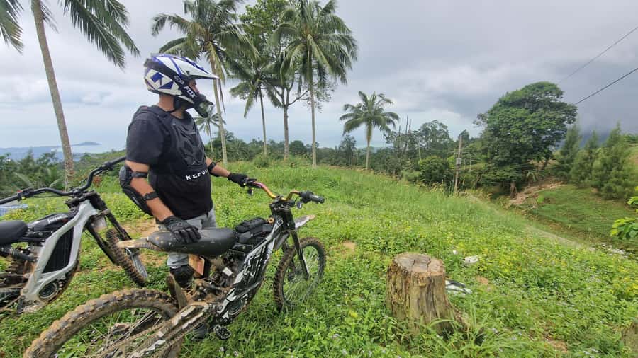 Koh Samui: Surron Electric Dirt Bike Jungle Adventure 2H - Getting fitted and learning the bike