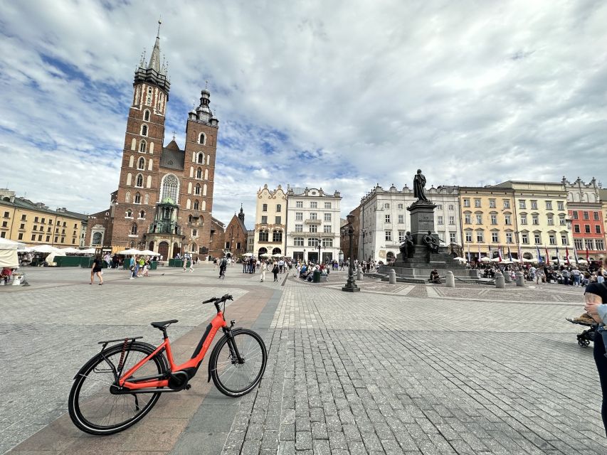 Krakow: 3-Hour Small Group Tour on E-Bike - What the small-group format adds