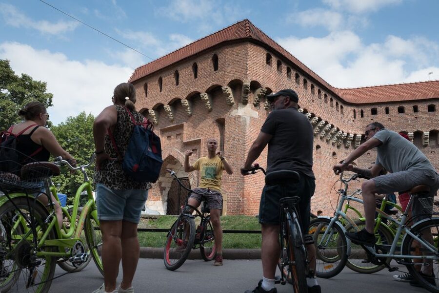 Krakow: Bike Tour of Old Town, Jewish Quarter and the Ghetto - Crossing into the former ghetto area