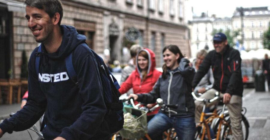 Krakow: Highlights of Krakow Bike Tour - Small Group - Kazimierz, cemeteries, and Szeroka Street