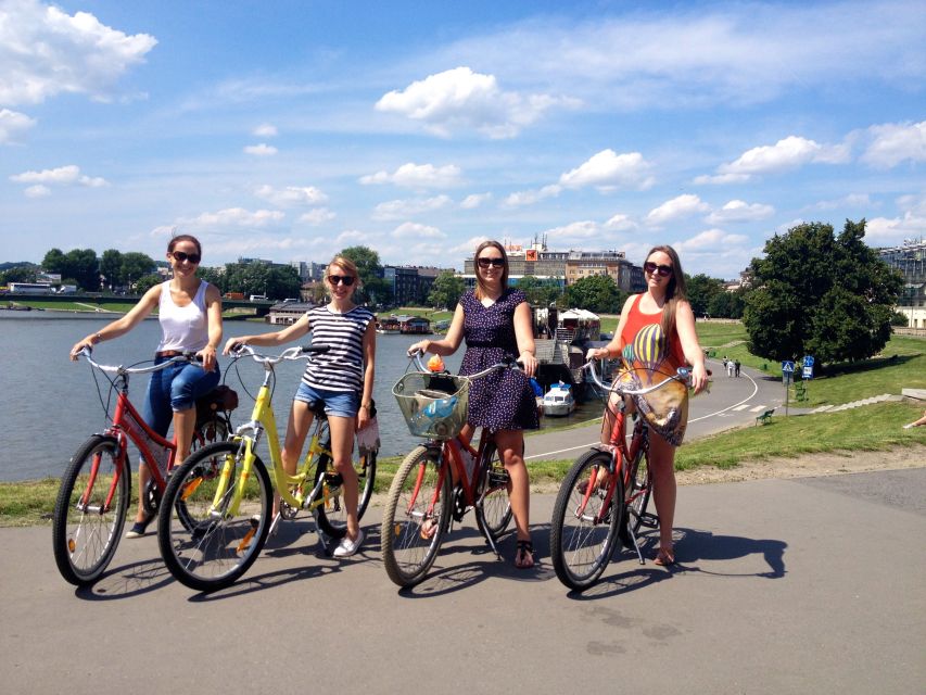Krakow: Highlights of Krakow Bike Tour - Small Group - What the 45-minute lunch break is really like