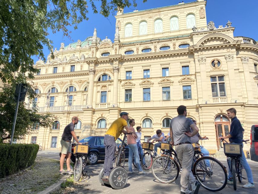 Krakow: Old Town Bike Tour with a Guide - Seeing Wawel Castle from the bike