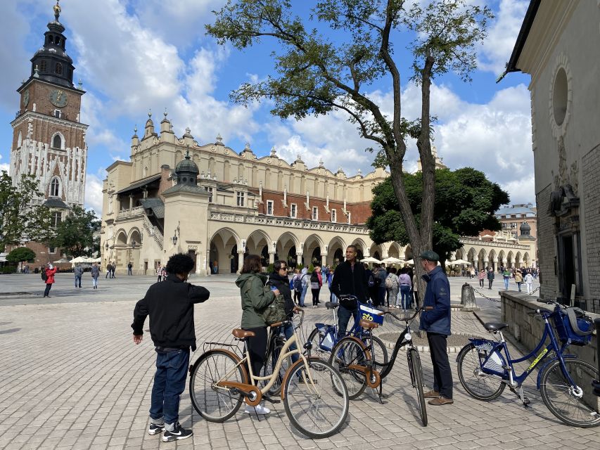 Krakow: Old Town Bike Tour with a Guide - Bikes, helmets, and the mixed-vehicle issue
