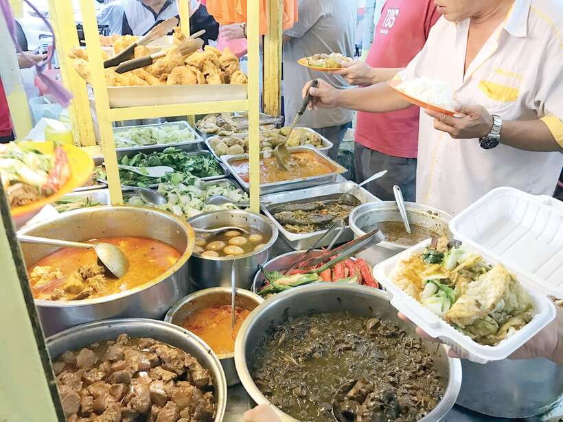 Kuala Lumpur: Evening Food Tour by Bike - Seeing the River of Life meeting point