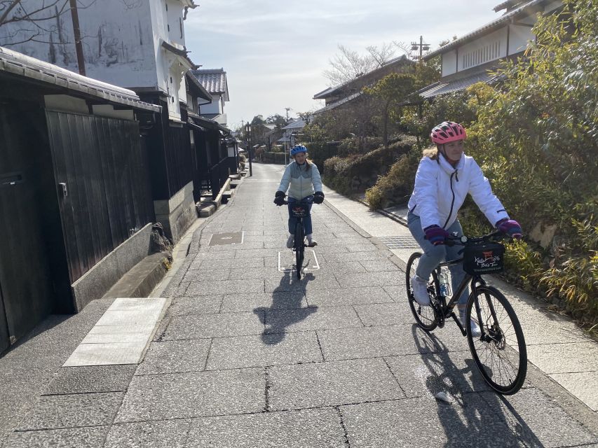 Kyoto: Arashiyama Bamboo Forest Morning Tour by Bike - Through the bamboo before the crowds