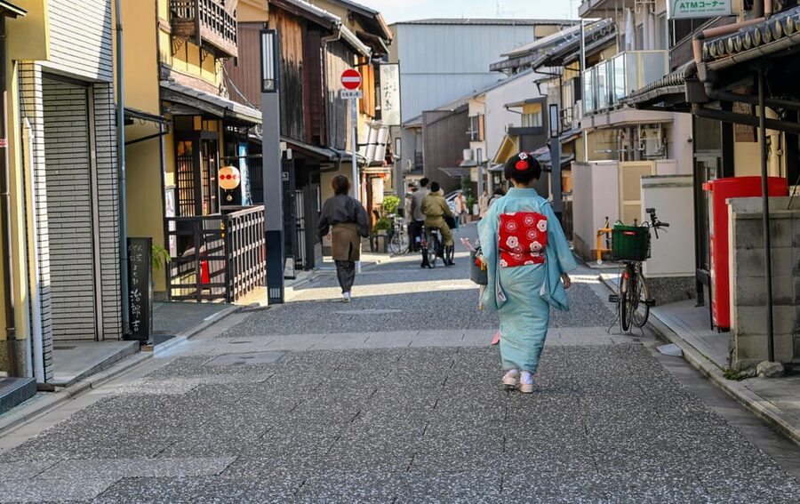 Kyoto: Early Bird E-Bike Tour with Lunch - Shirakawa Canal and the streets of Gion