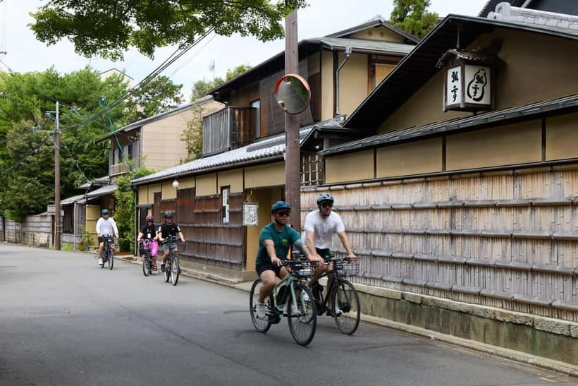 Kyoto: Hidden Gems E-Bike Tour Through Backstreets & Temples - Shimogamo-jinja and quieter Kyoto