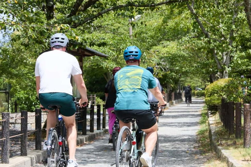 Kyoto: Hidden Gems E-Bike Tour Through Backstreets & Temples - Starting in Gion, where the city changes character