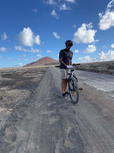 LA GRACIOSA: Bike rental MOUNTAIN BIKES - Why La Graciosa works so well on two wheels