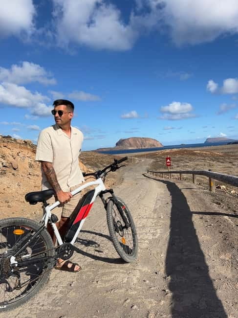 La Graciosa: Rent your ELECTRIC BIKE and explore the island at your own pace. - Why an electric bike suits La Graciosa